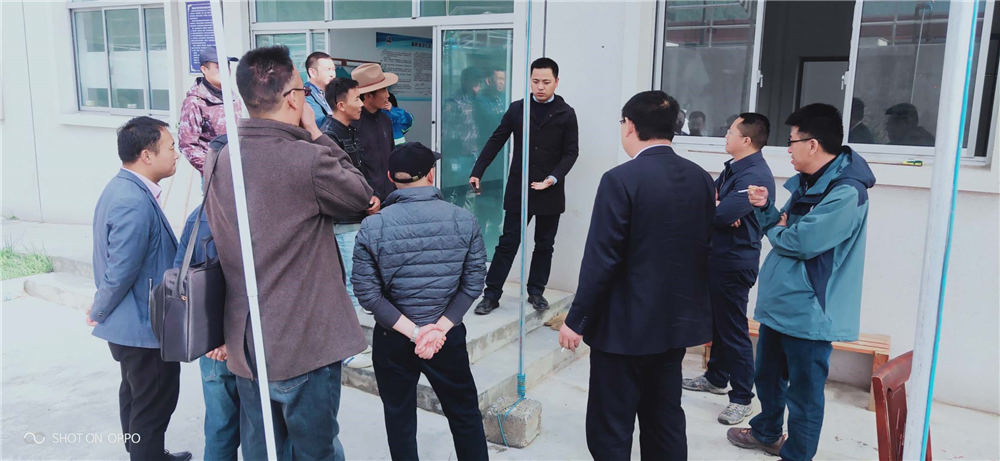西南督查組在自治區(qū)、日喀則市、吉隆縣、吉隆鎮(zhèn)有關(guān)領(lǐng)導(dǎo)的陪同下對(duì)吉隆鎮(zhèn)污水處理廠檢查工作